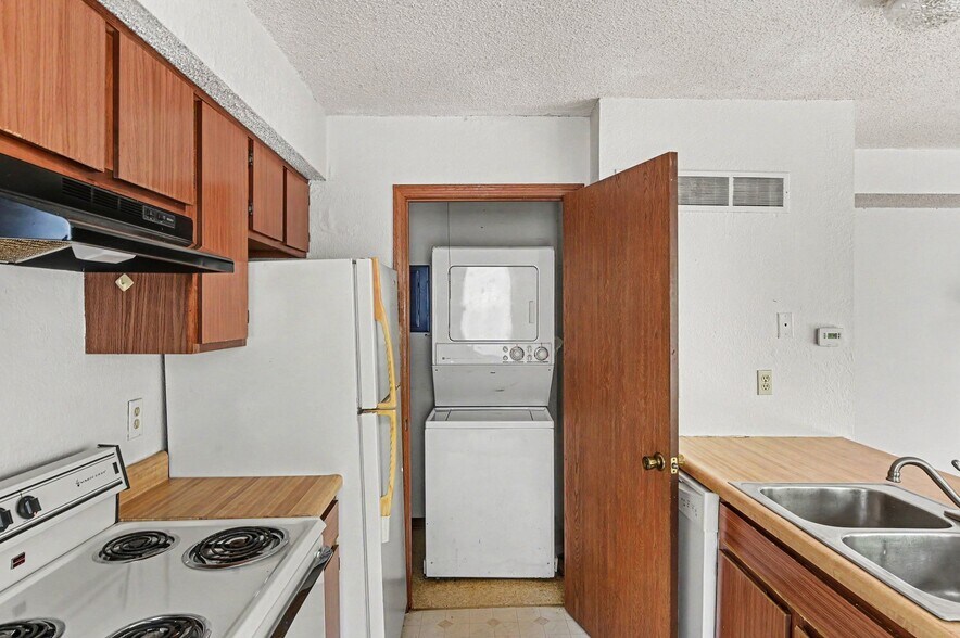 More Photos Of 8213 N Everton Ave, Kansas City Multifamily For Sale