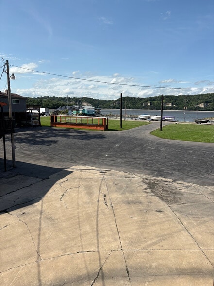 More Photos Of 1565 Riverview St, Portage Des Sioux General Retail For Lease
