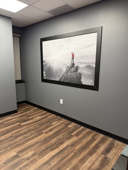 More Photos Of 18140 Burke St, Elkhorn Office For Lease