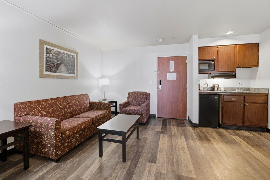 More Photos Of 1575 S Meridian Rd, Meridian Hotel For Sale