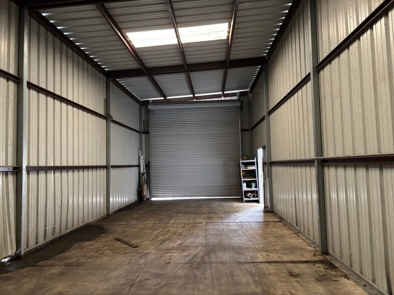 More Photos Of 4181 Magnolia St, Pearland Manufacturing For Lease