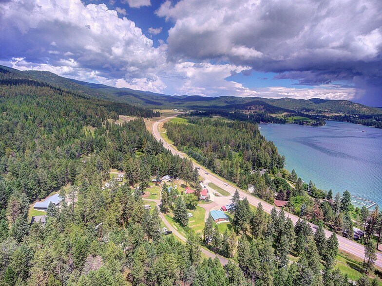 More Photos Of 23113 Rollins Lakeshore Dr, Rollins General Retail For Sale