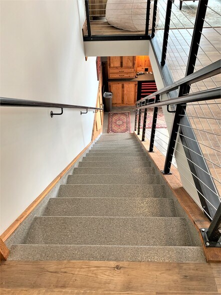 More Photos Of 2108-2260 Ferry Rd, Naperville Showroom For Sale