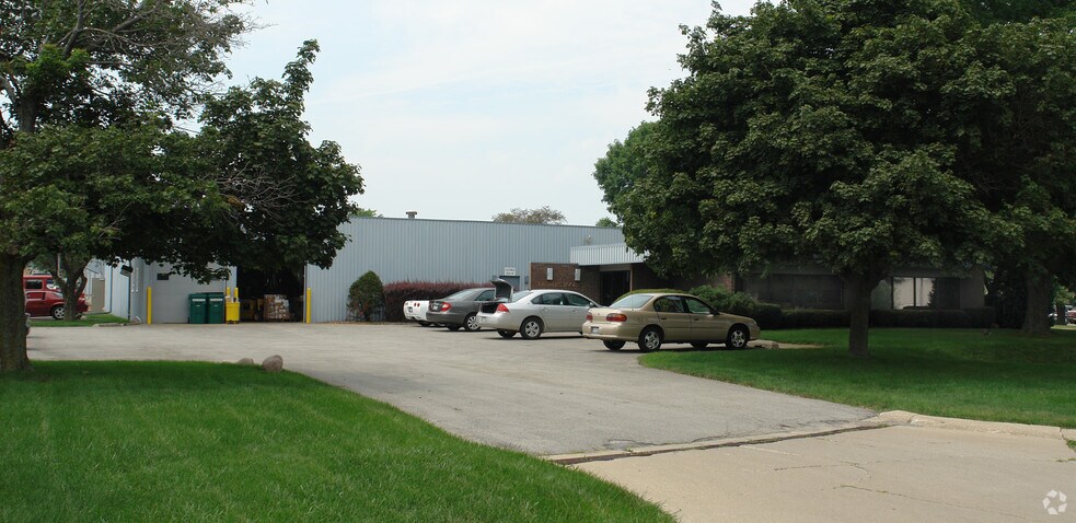 More Photos Of 1506 W Luthy Dr, Peoria Light Manufacturing For Sale