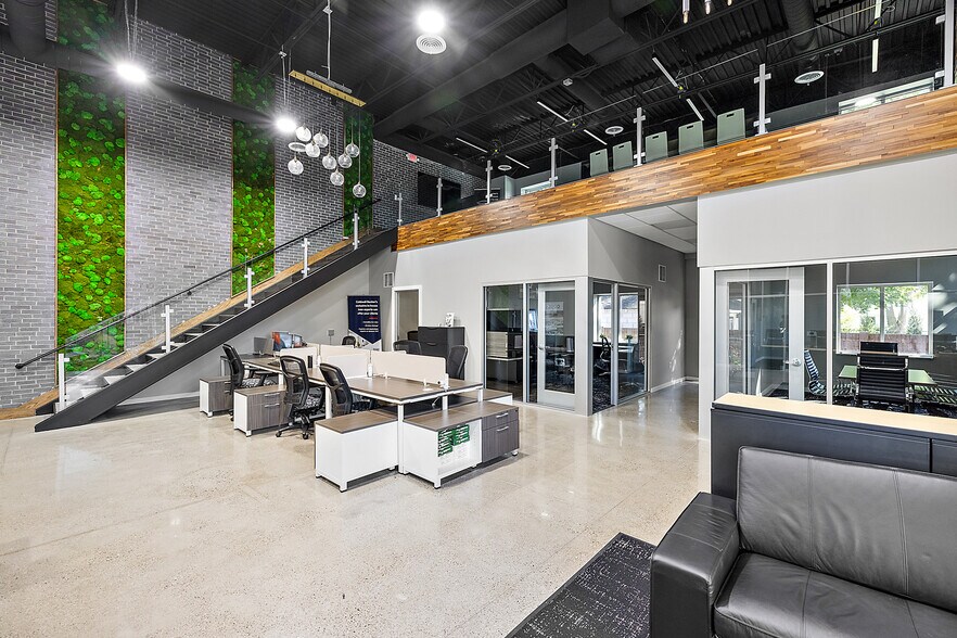 More Photos Of 311 W University Dr, Rochester Freestanding For Lease