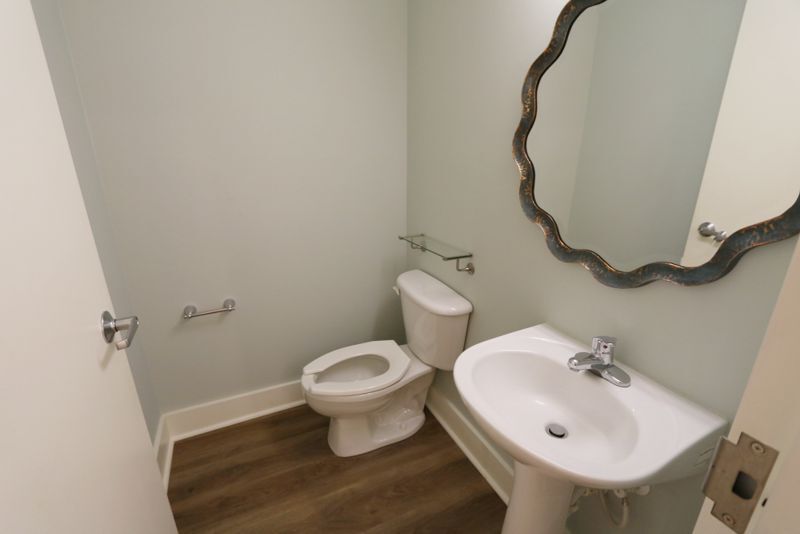 More Photos Of 955 W Wade Hampton Blvd, Greer Office For Lease