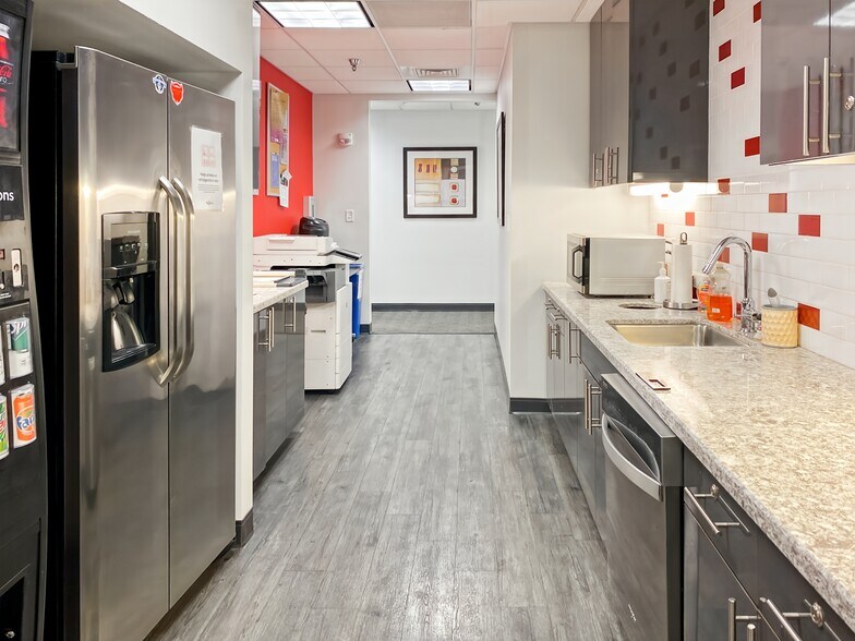 More Photos Of 800 S Gay St, Knoxville Coworking Space