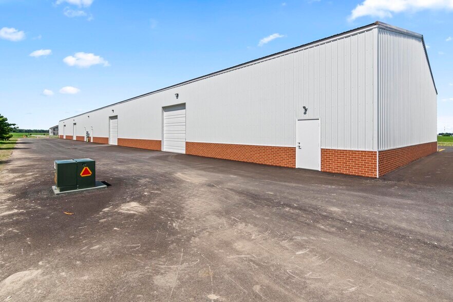 More Photos Of 9709 Hayden Drive, Mascoutah Warehouse For Lease