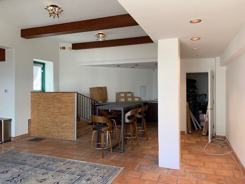 More Photos Of 30-32 El Paseo, Santa Barbara, CA 93101, USA, Santa Barbara Storefront Retail Office For Lease