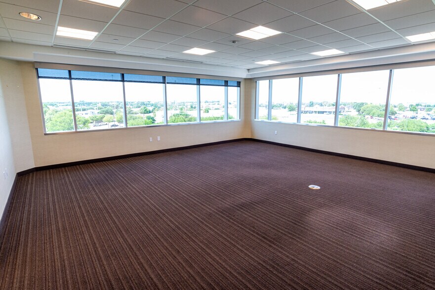 More Photos Of 1600 N Redbud Blvd, McKinney Office For Sale