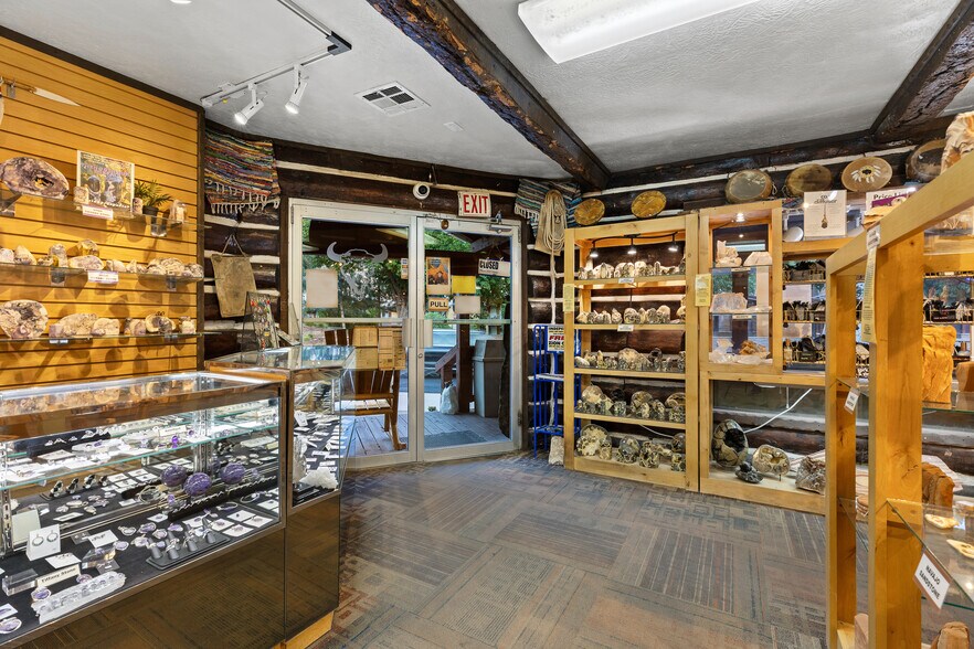 More Photos Of 694 Zion Park Blvd, Springdale Storefront Retail Residential For Sale