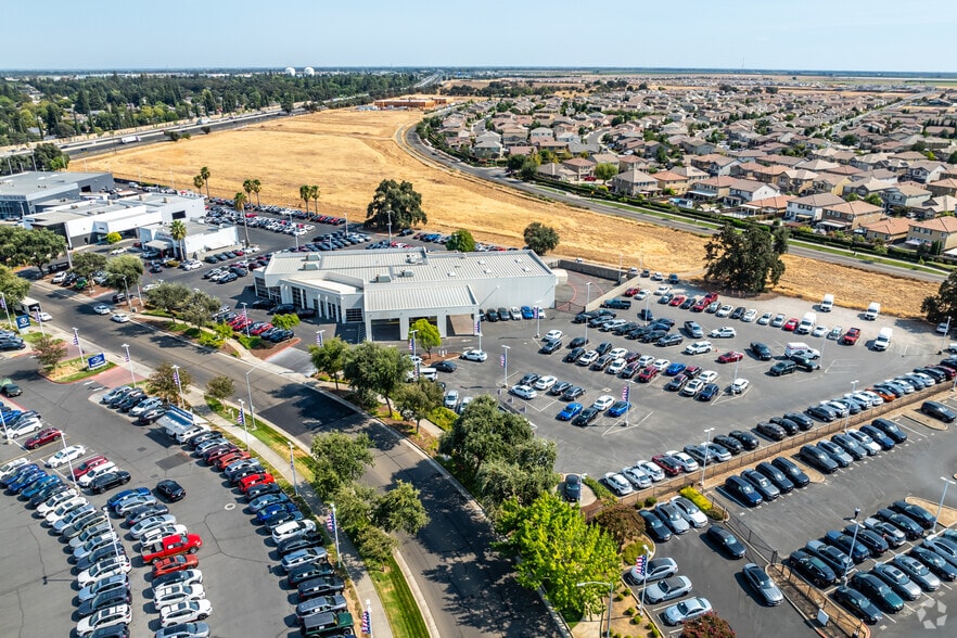 More Photos Of 8586 Laguna Grove Dr, Elk Grove Auto Dealership For Lease