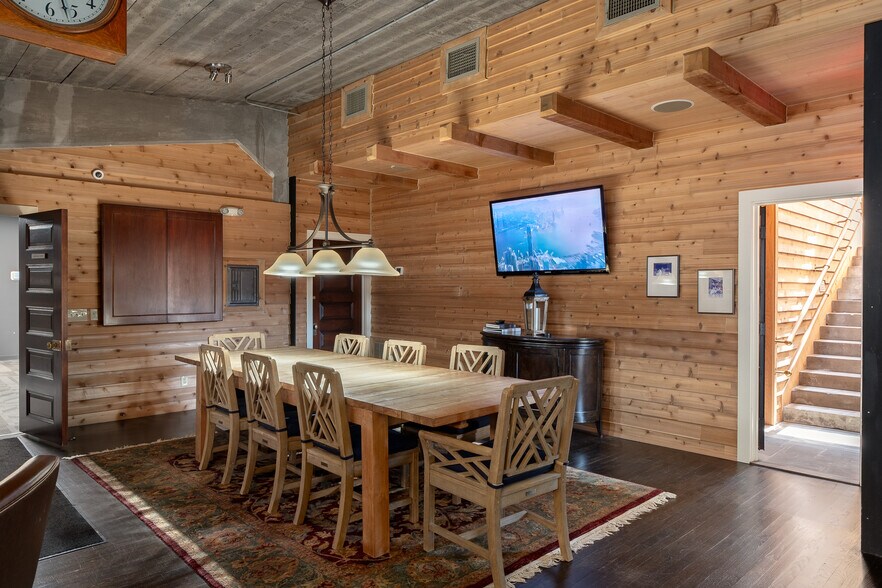 More Photos Of 12600 Triskett Rd, Cleveland Flex For Lease