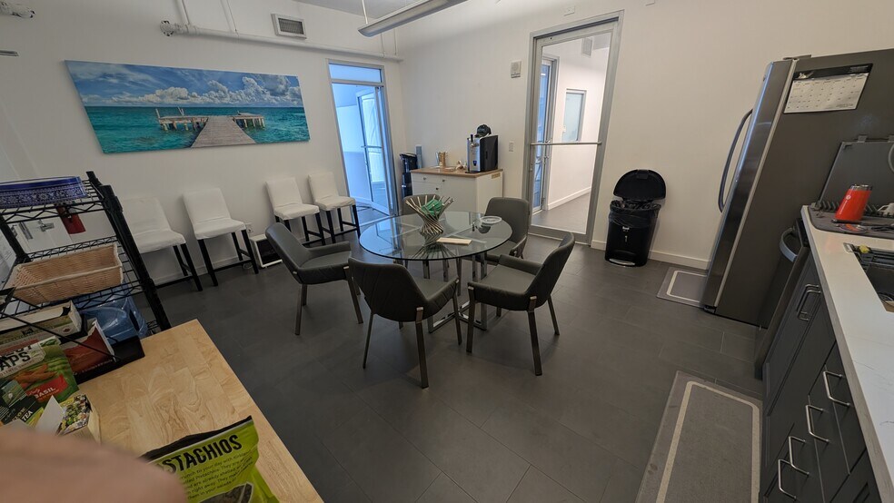 More Photos Of 3050 Biscayne Blvd, Miami Office For Lease