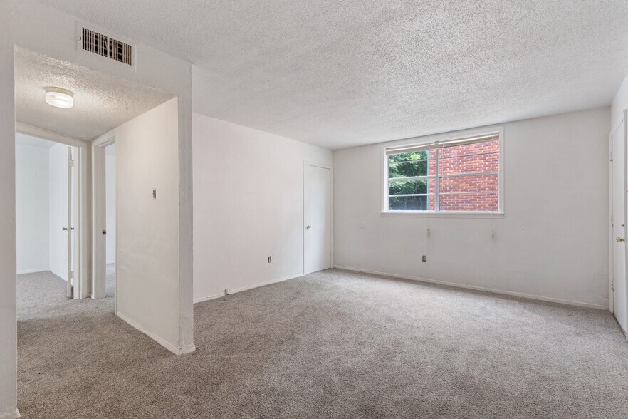 More Photos Of 2227 Airways Blvd, Memphis Apartments For Sale