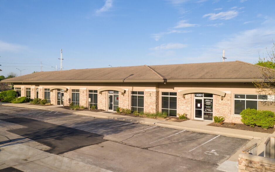 More Photos Of 14201-14215 Metcalf Ave, Overland Park Medical For Lease
