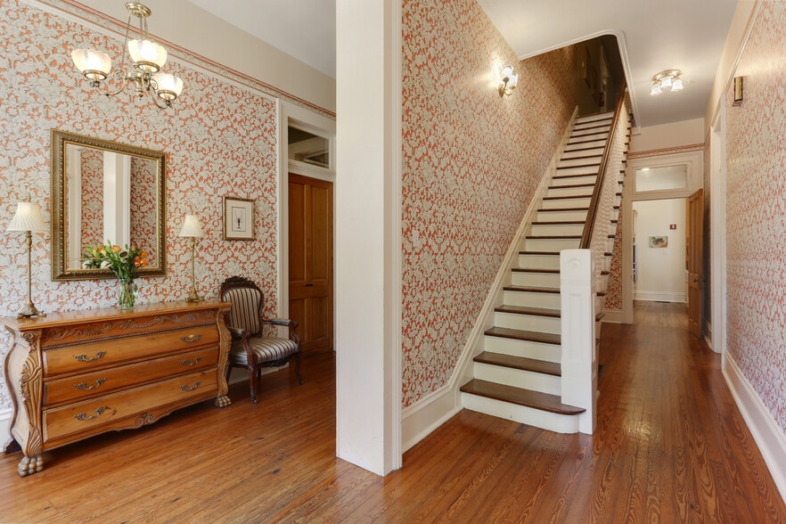 More Photos Of 4117 Perrier St, New Orleans Hotel For Sale
