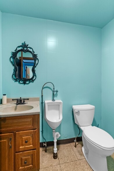 More Photos Of 45 S Walnut St, Sharpsville General Retail For Sale