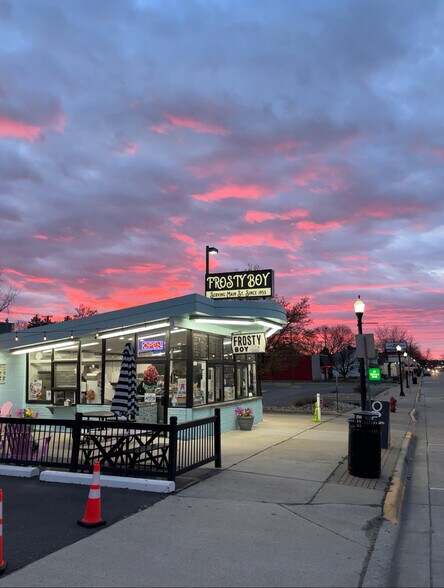 More Photos Of 67 Main St, Belleville Fast Food For Sale