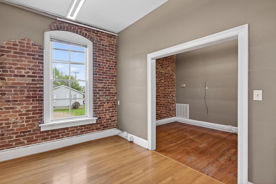 More Photos Of 2301 12th Ave, Nashville Storefront Retail Office For Lease