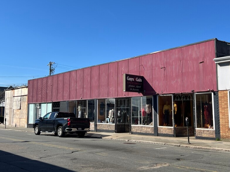More Photos Of 1509-1519 Acushnet ave, New Bedford General Retail For Sale
