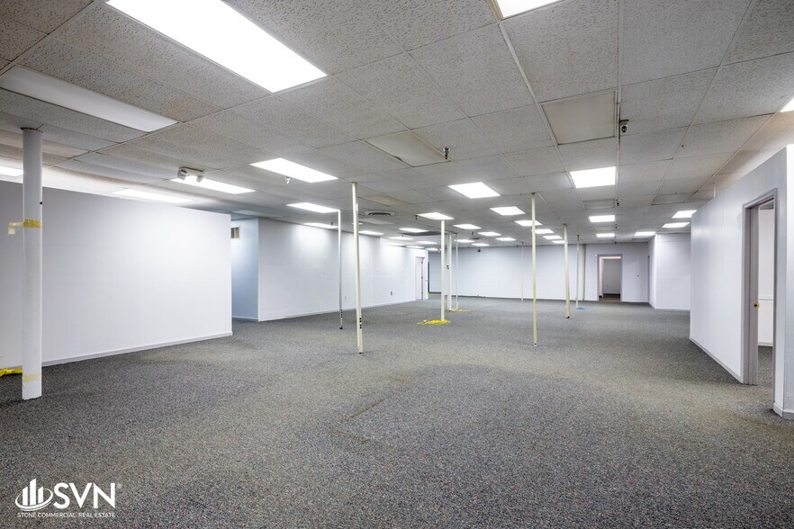 More Photos Of 1047 US Highway 127 S, Frankfort Medical For Lease