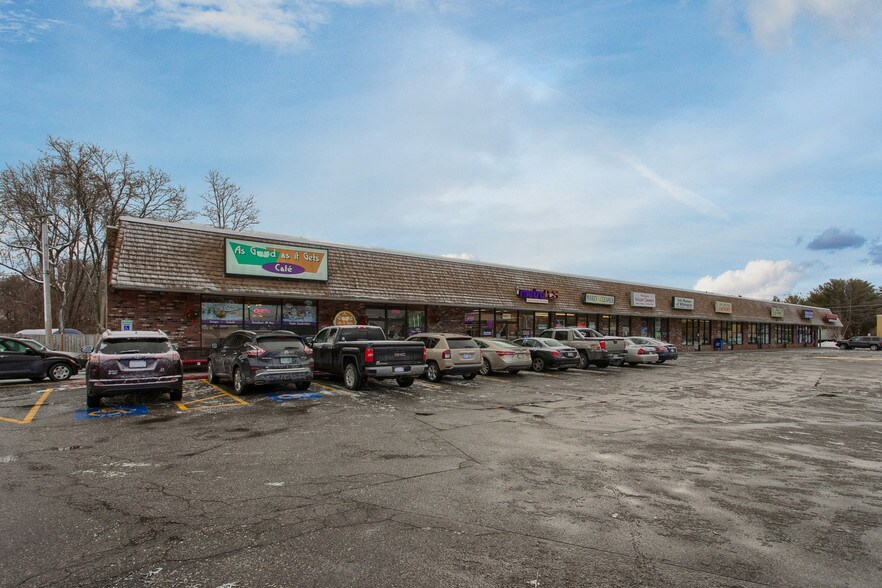 More Photos Of 35 Lowell St, Wilmington Storefront For Lease