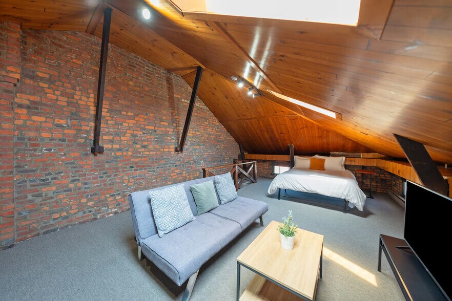 More Photos Of 507 S 4th St, Columbus Multifamily For Sale