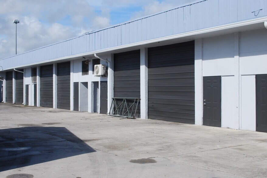 More Photos Of 6461 Garden Rd, Riviera Beach Industrial For Lease