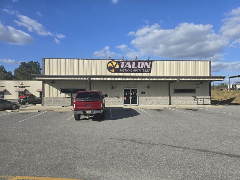 More Photos Of 301 Commerce Blvd, Midway Storefront Retail Office For Lease