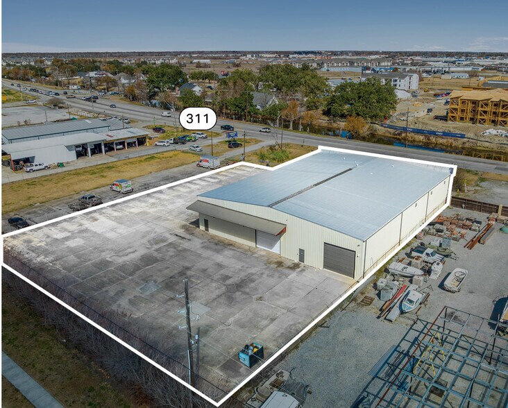 More Photos Of 5064 La-311, Houma Warehouse For Lease