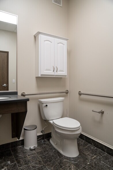 More Photos Of 31320 solon Rd, Solon Office For Lease