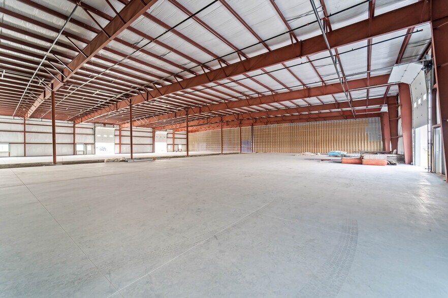 More Photos Of 1811 Rich Olive St, Story City Warehouse For Lease