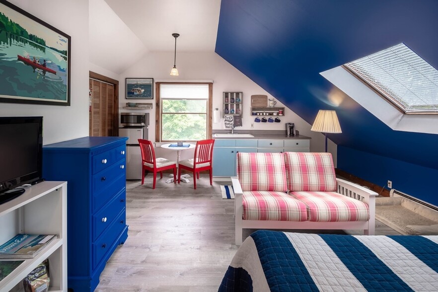 More Photos Of 68 Elm St, Camden Hotel For Sale