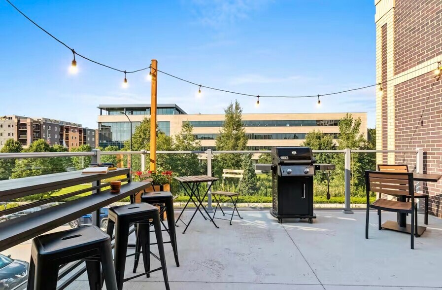 More Photos Of 216 Northland Ave, Green Bay Apartments For Sale