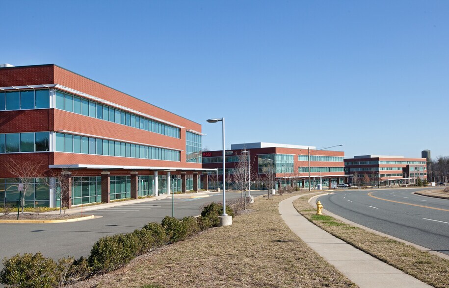 More Photos Of 3850 Fettler Park Dr, Dumfries Office For Lease