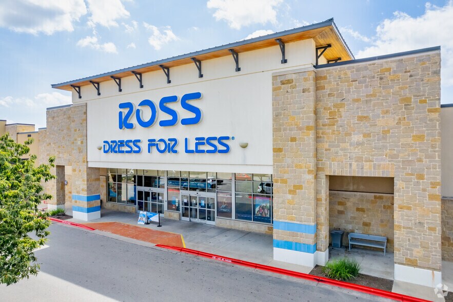 More Photos Of 201 University Oaks Blvd, Round Rock Unknown For Lease