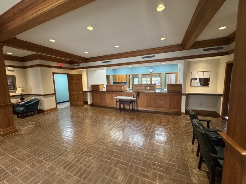 More Photos Of 2552 Highway 964, Saint Francisville Office For Lease