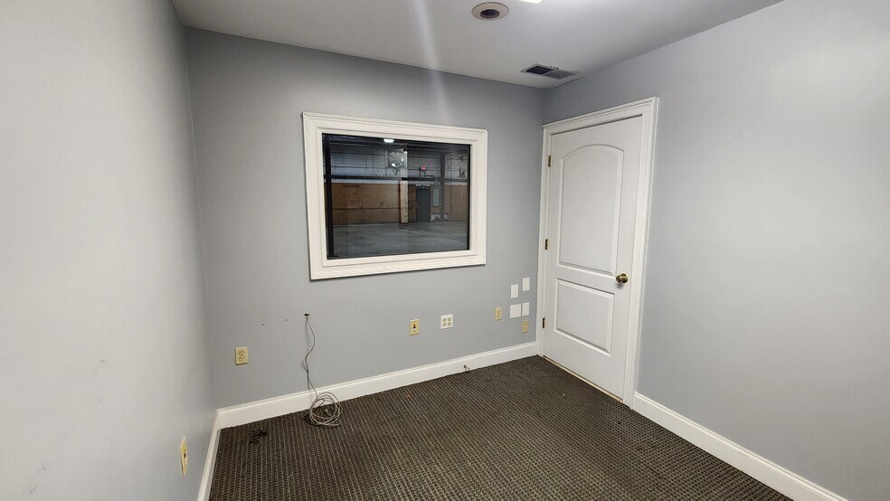 More Photos Of 3551 Hwy 51 N, Fort Mill Warehouse For Lease