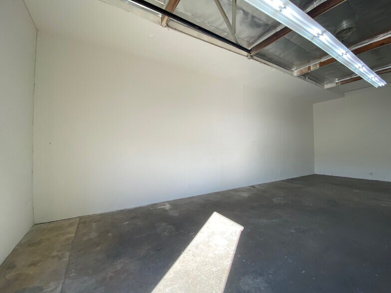More Photos Of 15601 Producer Ln, Huntington Beach Industrial For Lease
