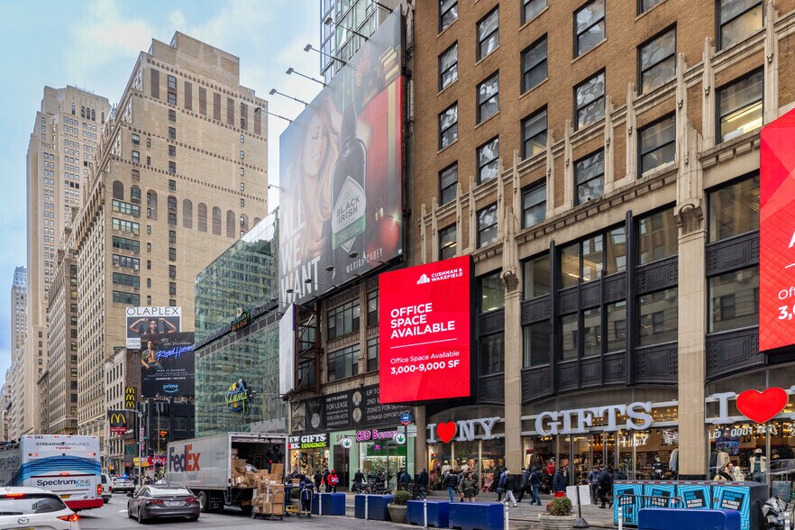 More Photos Of 566 7th Ave, New York Office For Lease