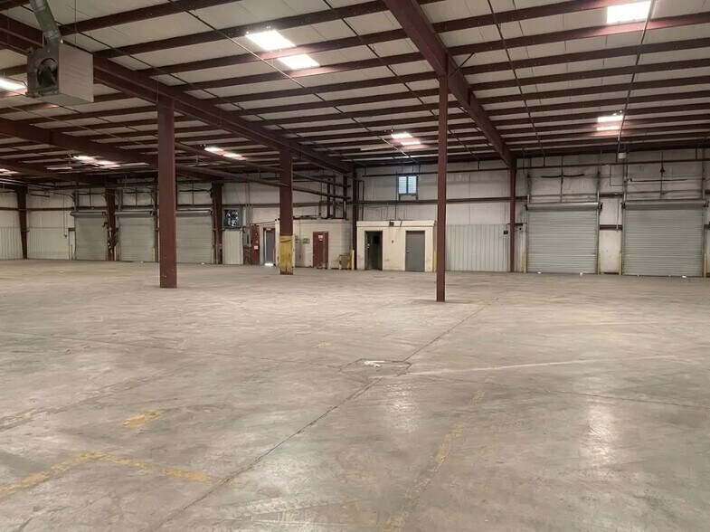 More Photos Of 8306 Hazelbrand Rd NE, Covington Warehouse For Lease