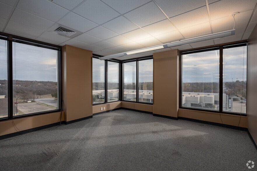 More Photos Of 6815 Manhattan Blvd, Fort Worth Office For Lease