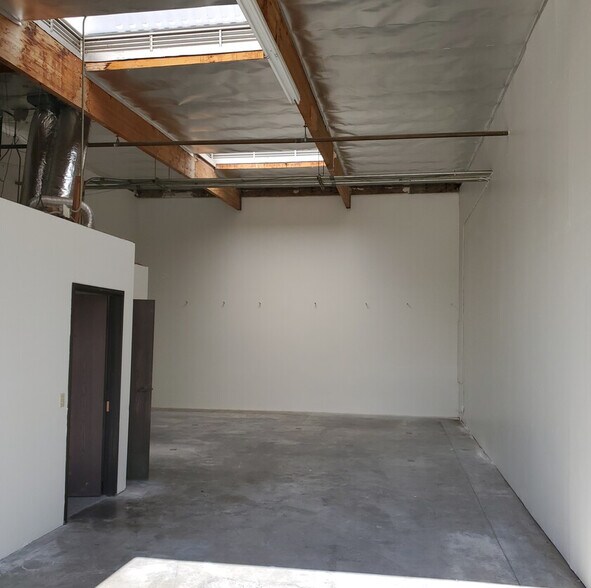 More Photos Of 1941 N Gaffey St, San Pedro Distribution For Lease