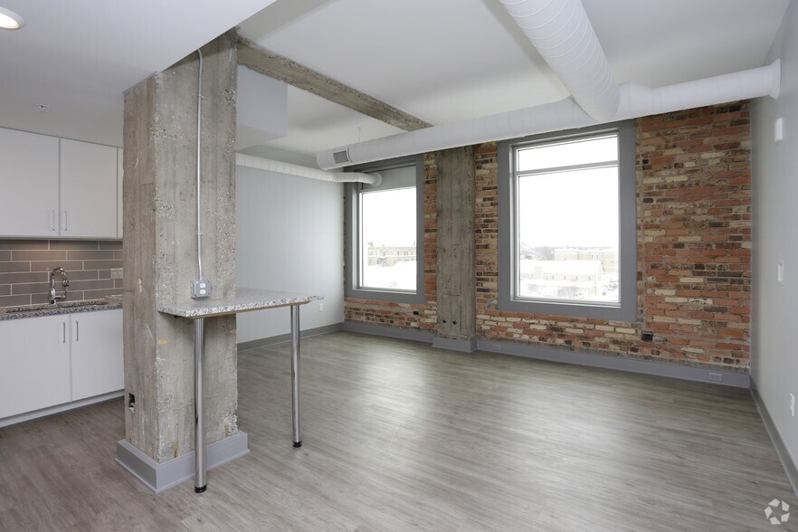 More Photos Of 285 Western Ave, Muskegon Apartments For Lease