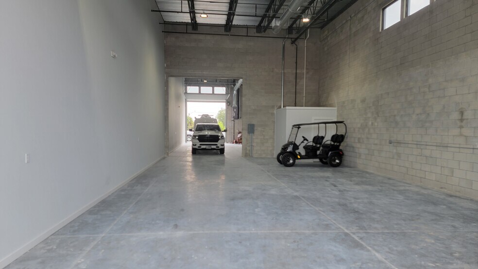 More Photos Of 6509 St Lucie Blvd, Fort Pierce Warehouse For Lease