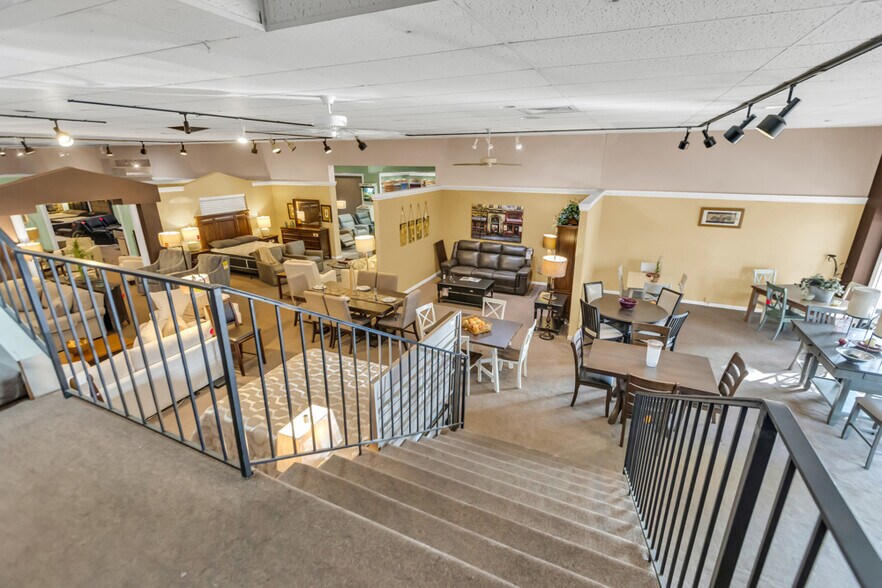 More Photos Of 10 S School St, Lodi Storefront Retail Office For Sale