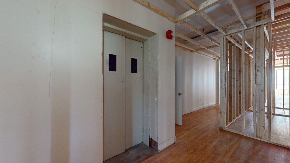 More Photos Of 158 Grand St, Waterbury Office For Sale