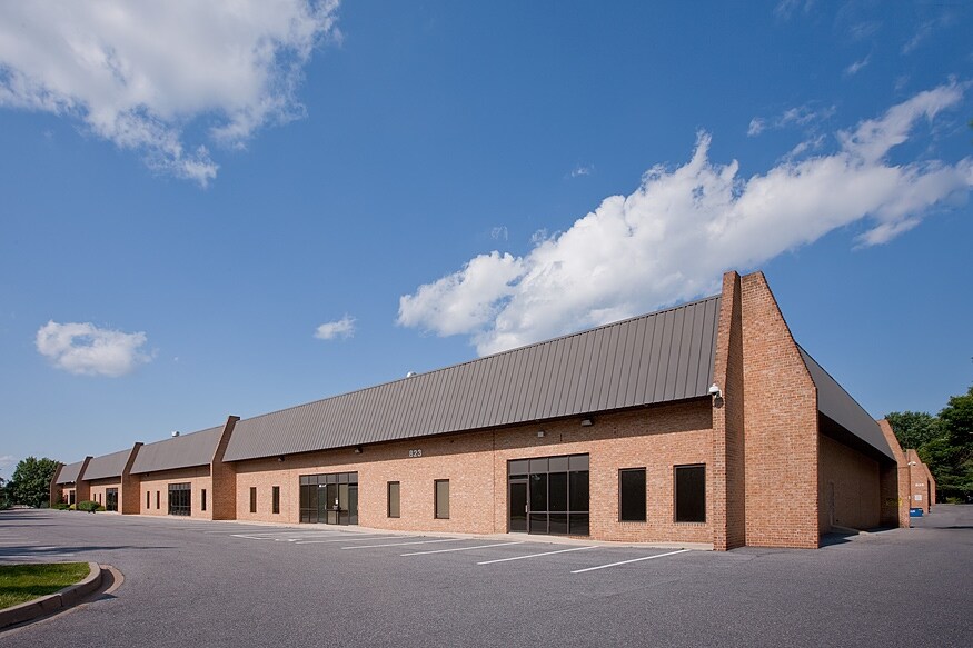 More Photos Of 823 Hammonds Ferry Rd, Linthicum Light Manufacturing For Lease
