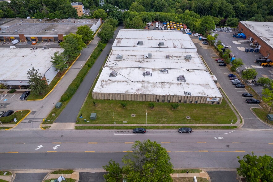 More Photos Of 5731 General Washington Dr, Alexandria Distribution For Sale